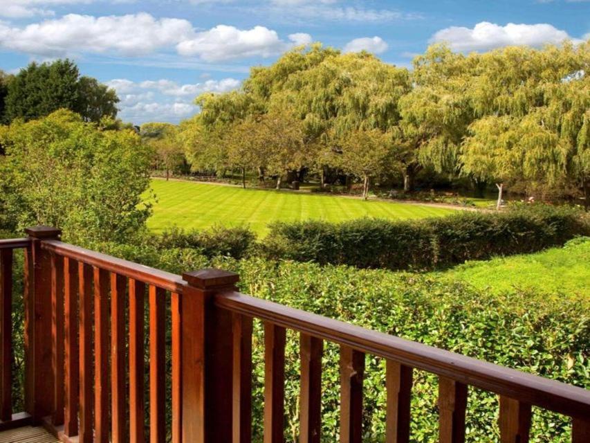 Cherbridge Lodges - Riverside Lodges, Short Lets Oxford Oda fotoğraf